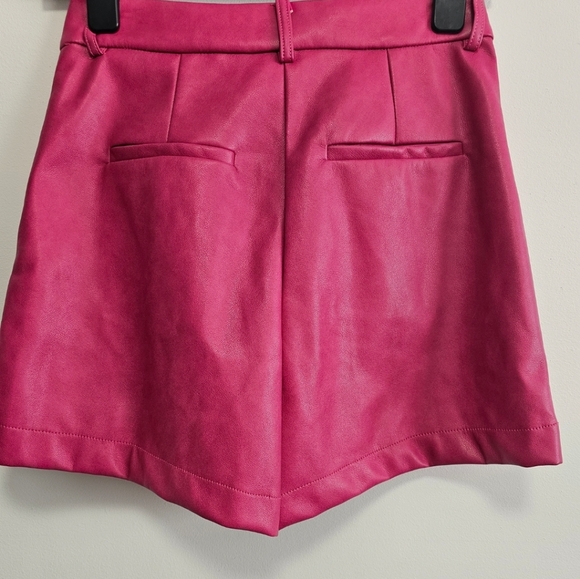 Women's 7 For All Mankind Faux Leather Shorts NWT Luxe Pink- Xsmall - Picture 5 of 5